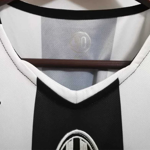 Retro Juventus Home Shirt 2004/05