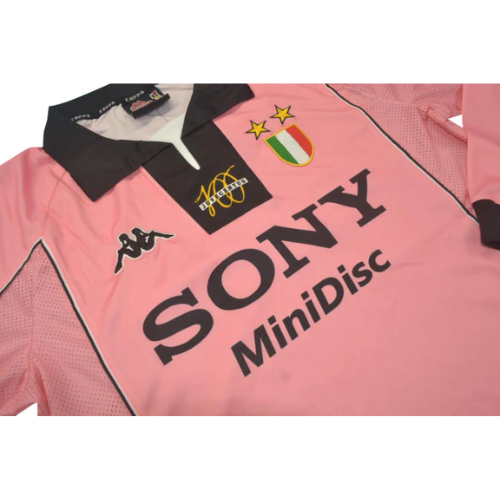 RETRO PINK JUVENTUS GOALKEEPER SHIRT 2002/03