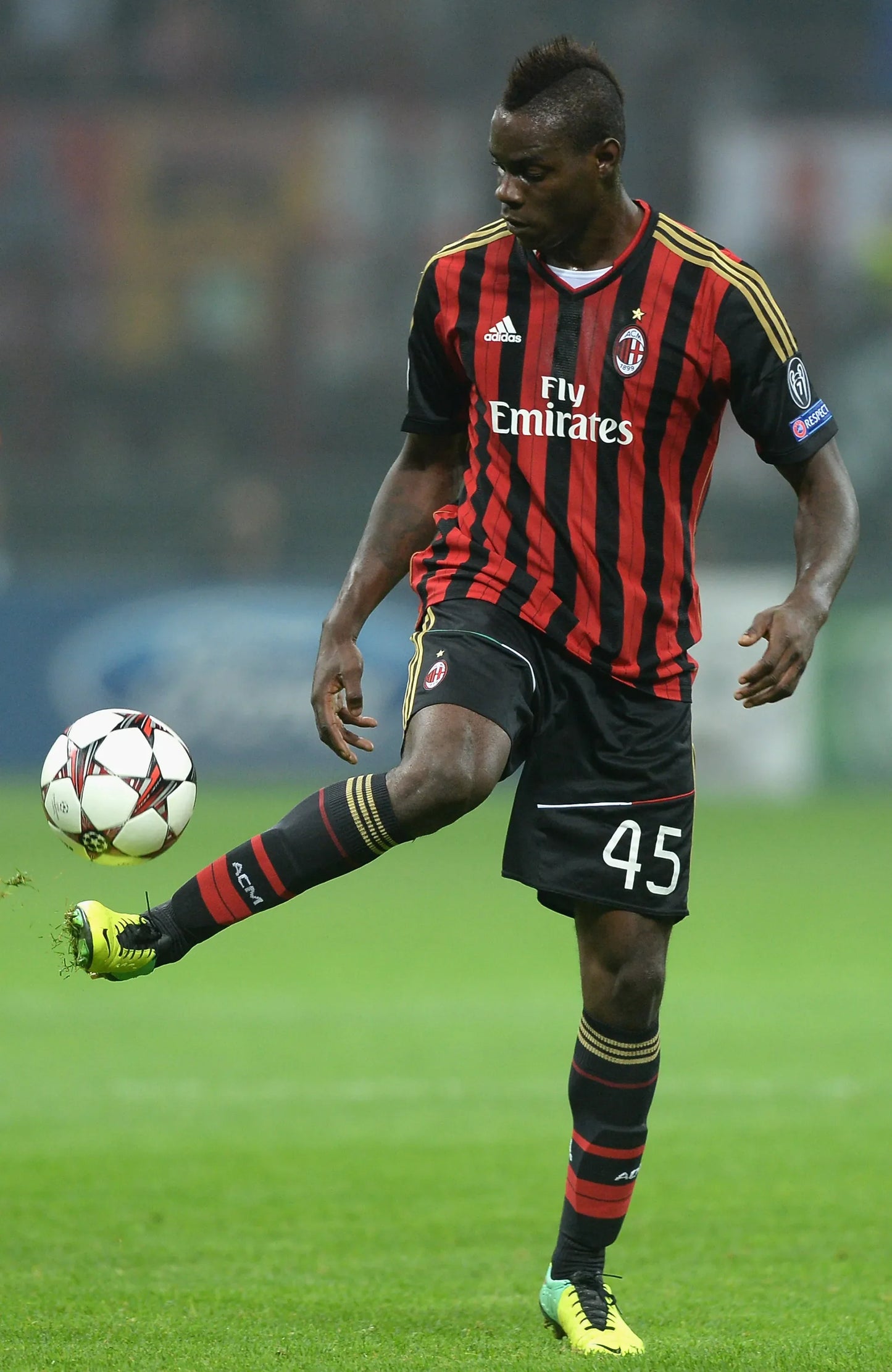 AC MILAN HISTORIC HOME SHIRT 2013-2014 + BALOTELLI 45