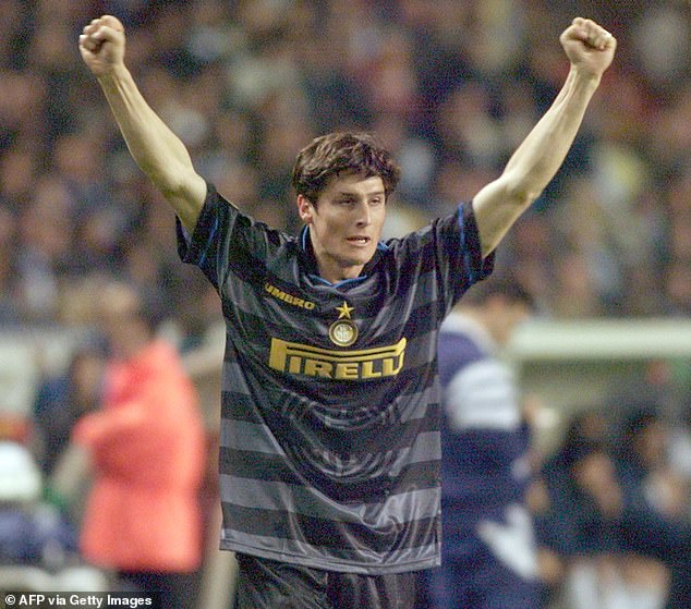 INTER Historic Away Kit 1997/1998 +ZANETTI 4